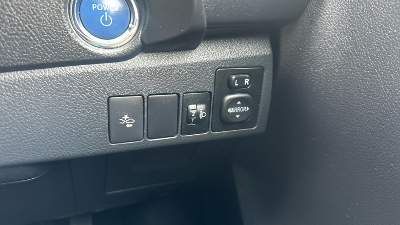 Toyota Auris 1.8 Hybrid Icon Tech TSS 5dr CVT Hybrid Estate
